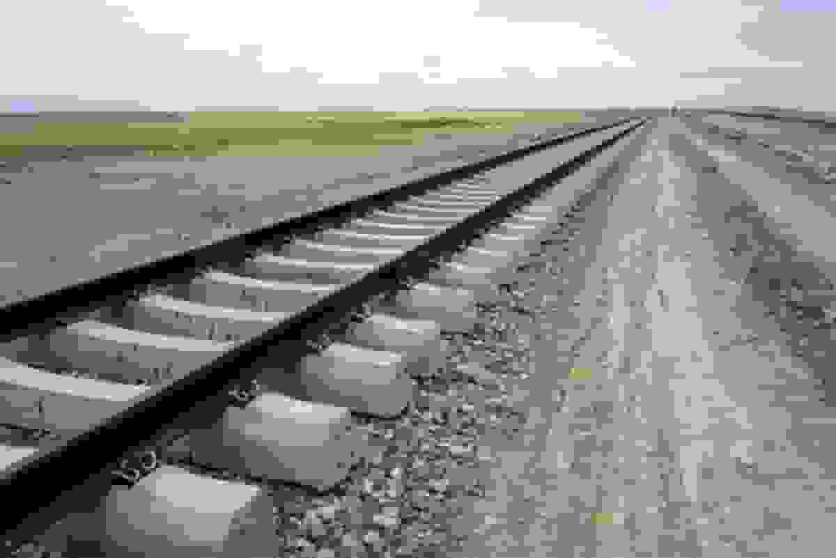 آغاز مطالعات فنی پروژه میانبر راه آهن باغین-مهریز بین استان‌های کرمان و یزد