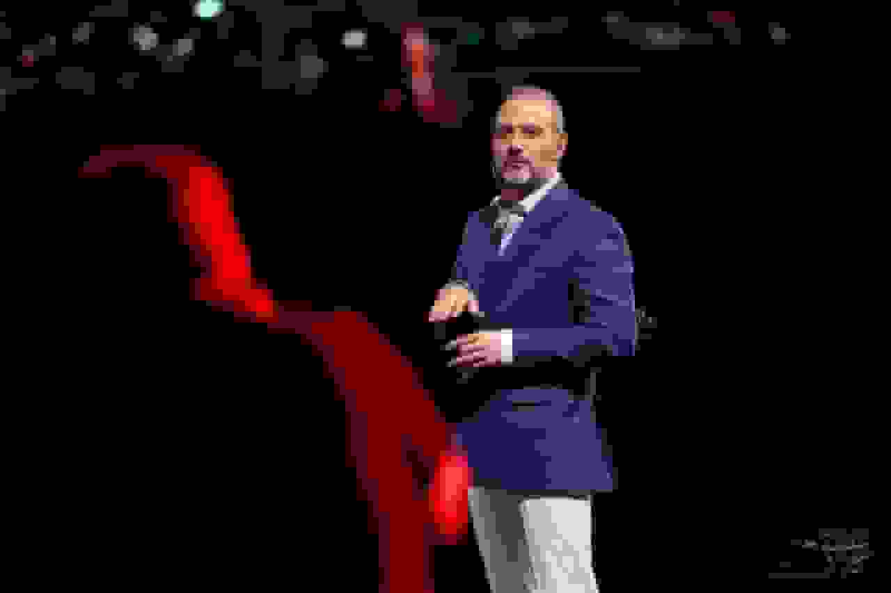 عدم حضور فیزیکی علیرضا قربانی در اپرای حافظ