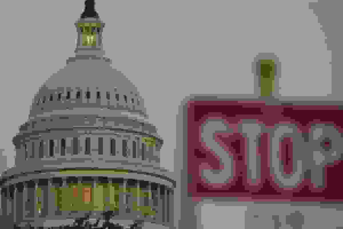 تعطیلی دولت فدرال آمریکا به دلیل اختلافات احزاب در مجلس سنا