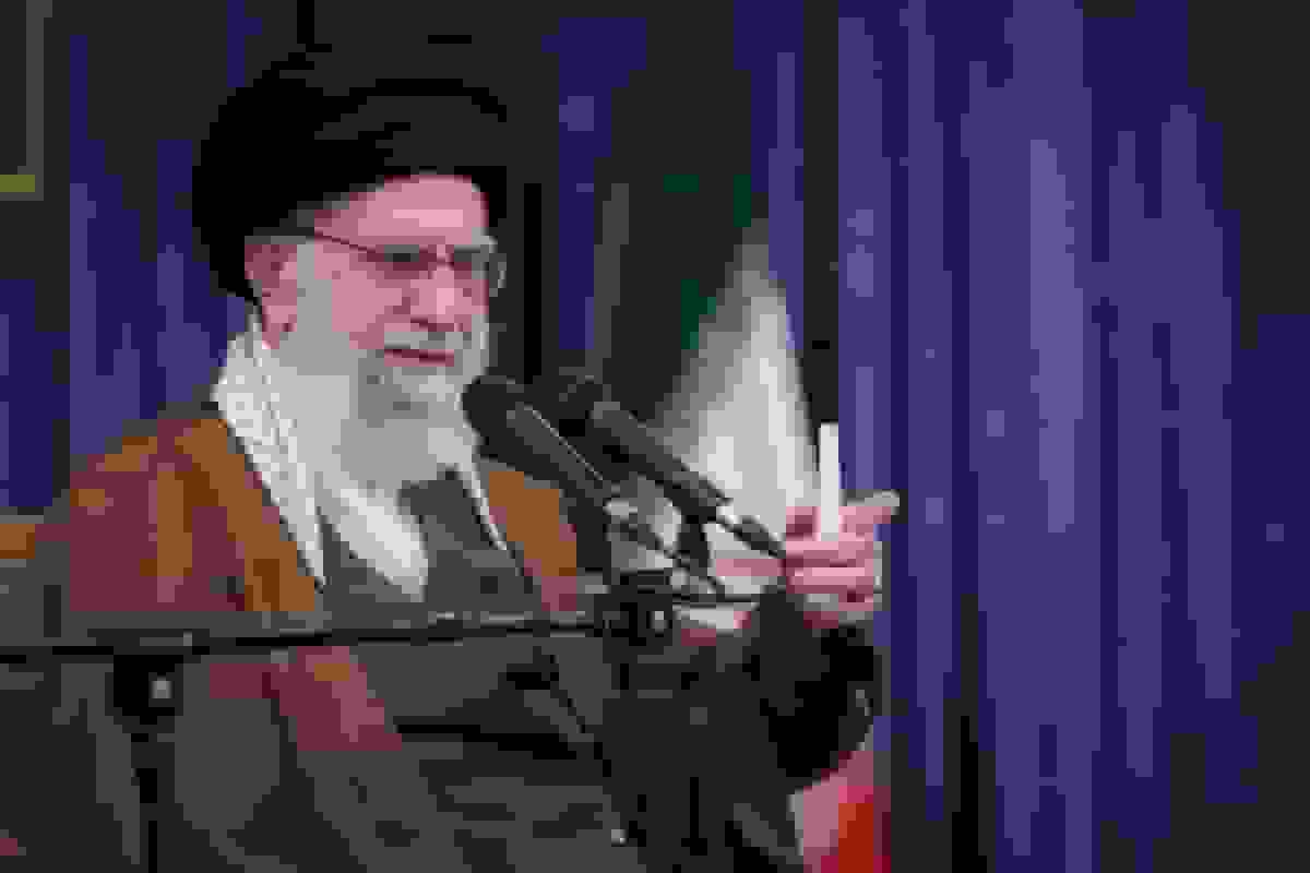 اشاره رهبر انقلاب به توانایی جوان‌های ایرانی در ساخت موشک‌های نقطه‌زن