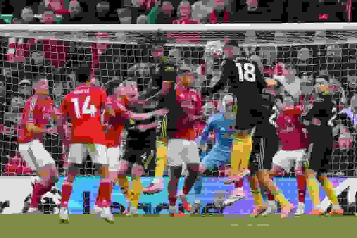 ناتینگهام فارست مقابل منچستر یونایتد؛ خشم از نتیجه و قضاوت داوری