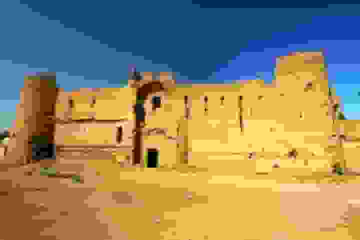 آغاز مرمت برج قلعه تاریخی معاذ فهرج با اعتبار ۱۴ میلیارد ریال