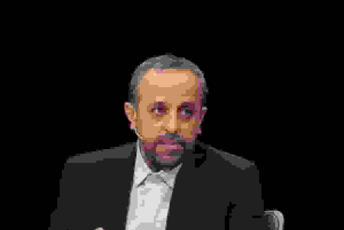 احدیان: چسبیدن اصلاحات به غرب منافع ملی را تضعیف می‌کند