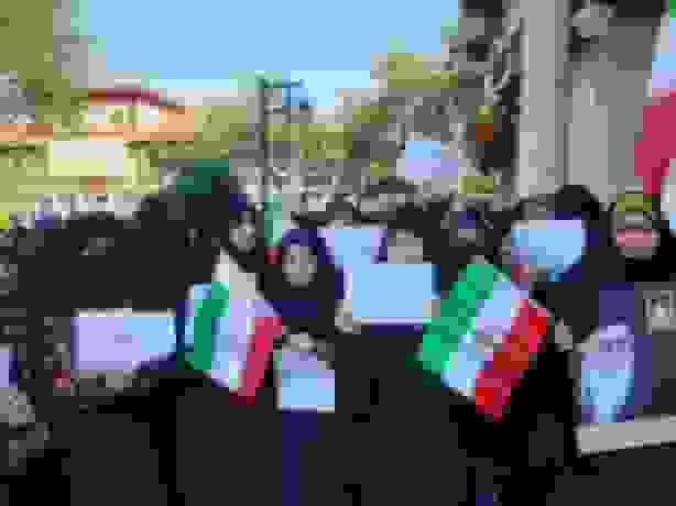 راهپیمایی پرشور ۱۳ آبان با حضور جوانان در شهرکرد