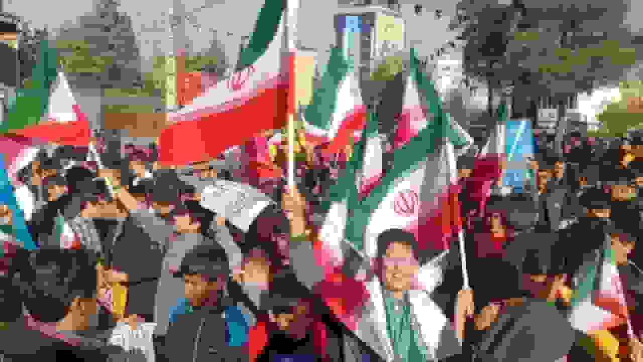 حضور پرشور مردم البرز در راه‌پیمایی یوم‌الله ۱۳ آبان