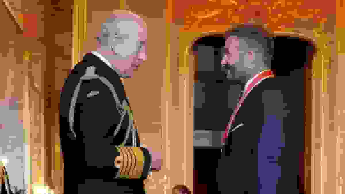 دیوید بکام نشان شوالیه دریافت کرد