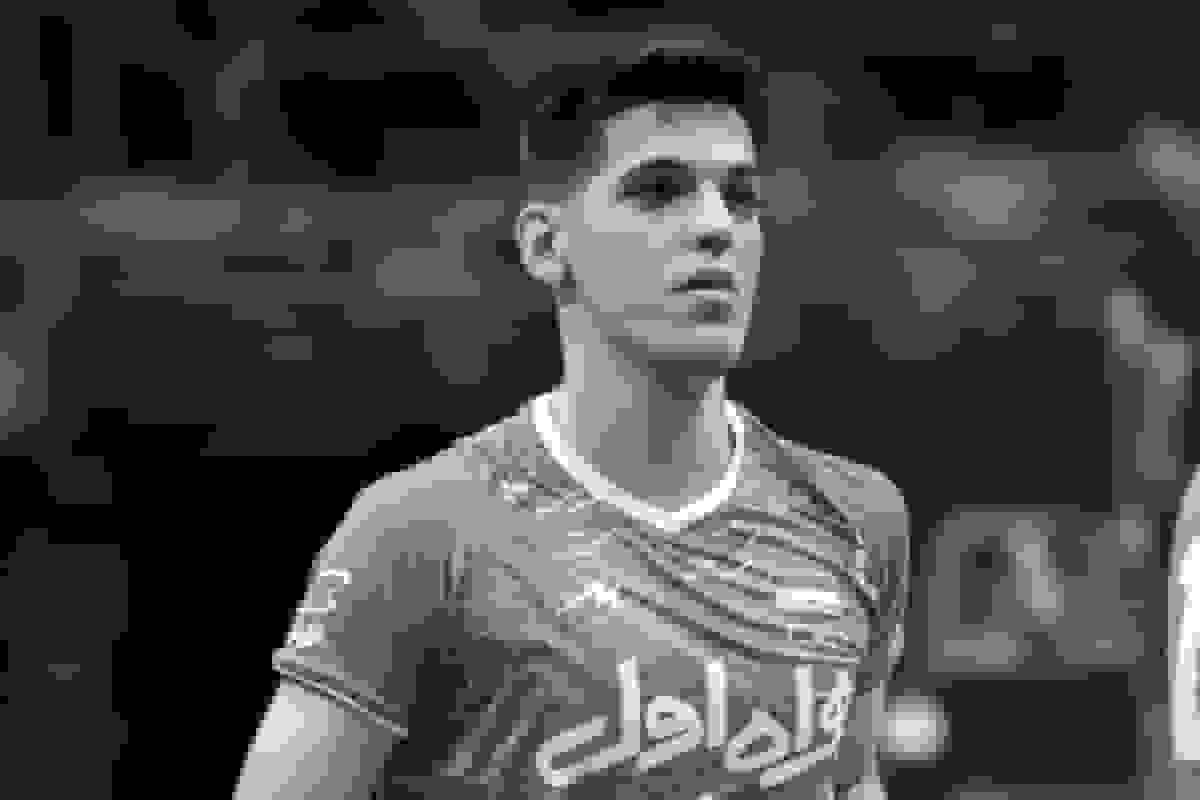 بازوبند مشکی تیم ملی والیبال ایران به یاد صابر کاظمی