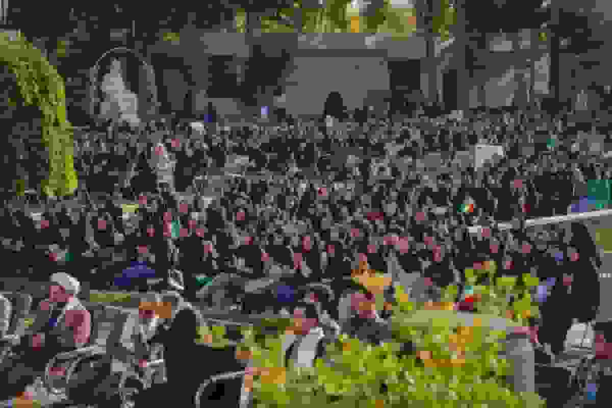 آغاز سال تحصیلی نودانشجویان دانشگاه فردوسی مشهد در کنار آرامگاه حکیم توس