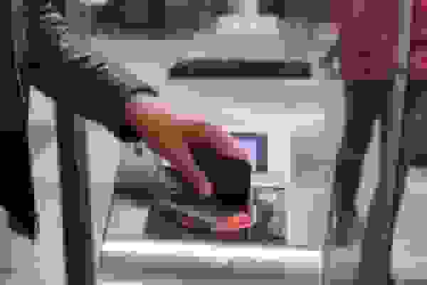 دستگیری فروشندگان غیرقانونی بلیت یکساله مترو در تهران