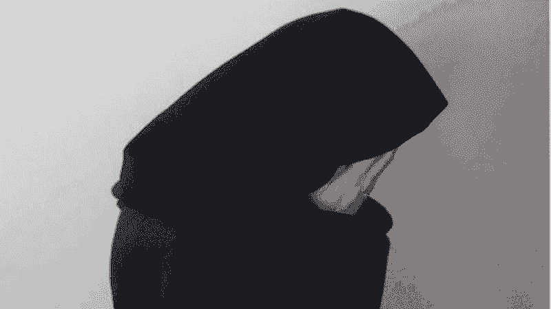 متخصص سرمایه‌گذاری، کلاهبردار از آب درآمد!