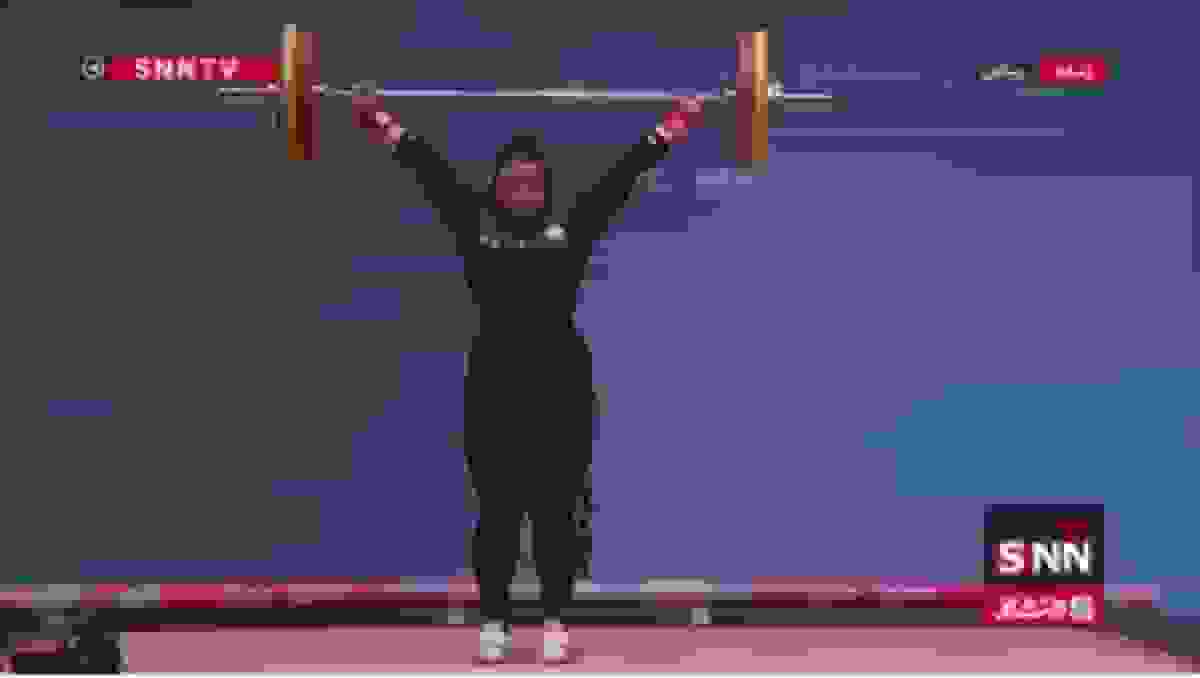 مهار وزنه ۱۰۰ کیلوگرمی توسط سارا صفاوردی در بازی‌های همبستگی کشورهای اسلامی