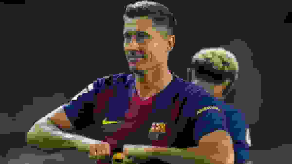 بارسلونا درخواست کاهش گلزنی از لواندوفسکی برای صرفه‌جویی مالی