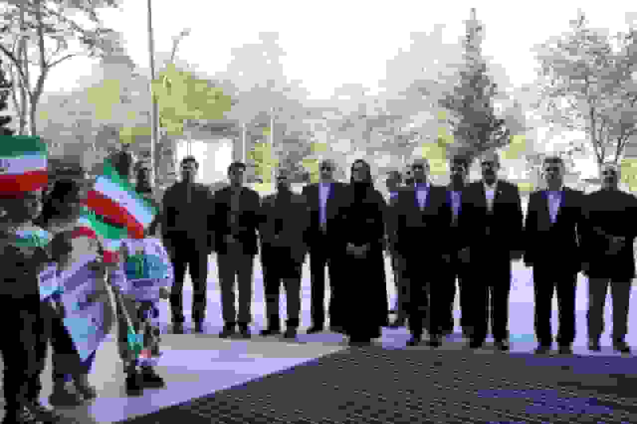 آیین بهره‌برداری کامل از کتابخانه مرکزی رشت