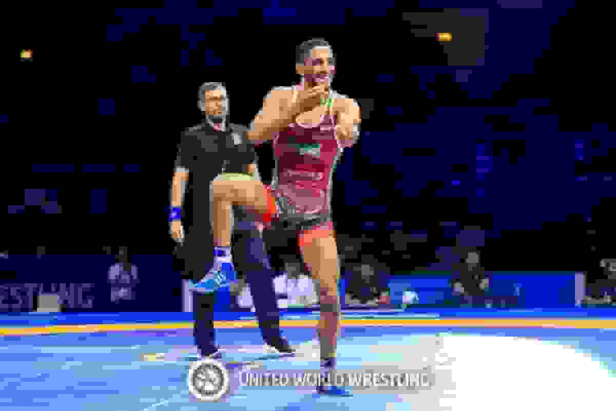 فیلم کامل کشتی رحمان عموزاد و کسب مدال طلا در بازی‌های کشورهای اسلامی