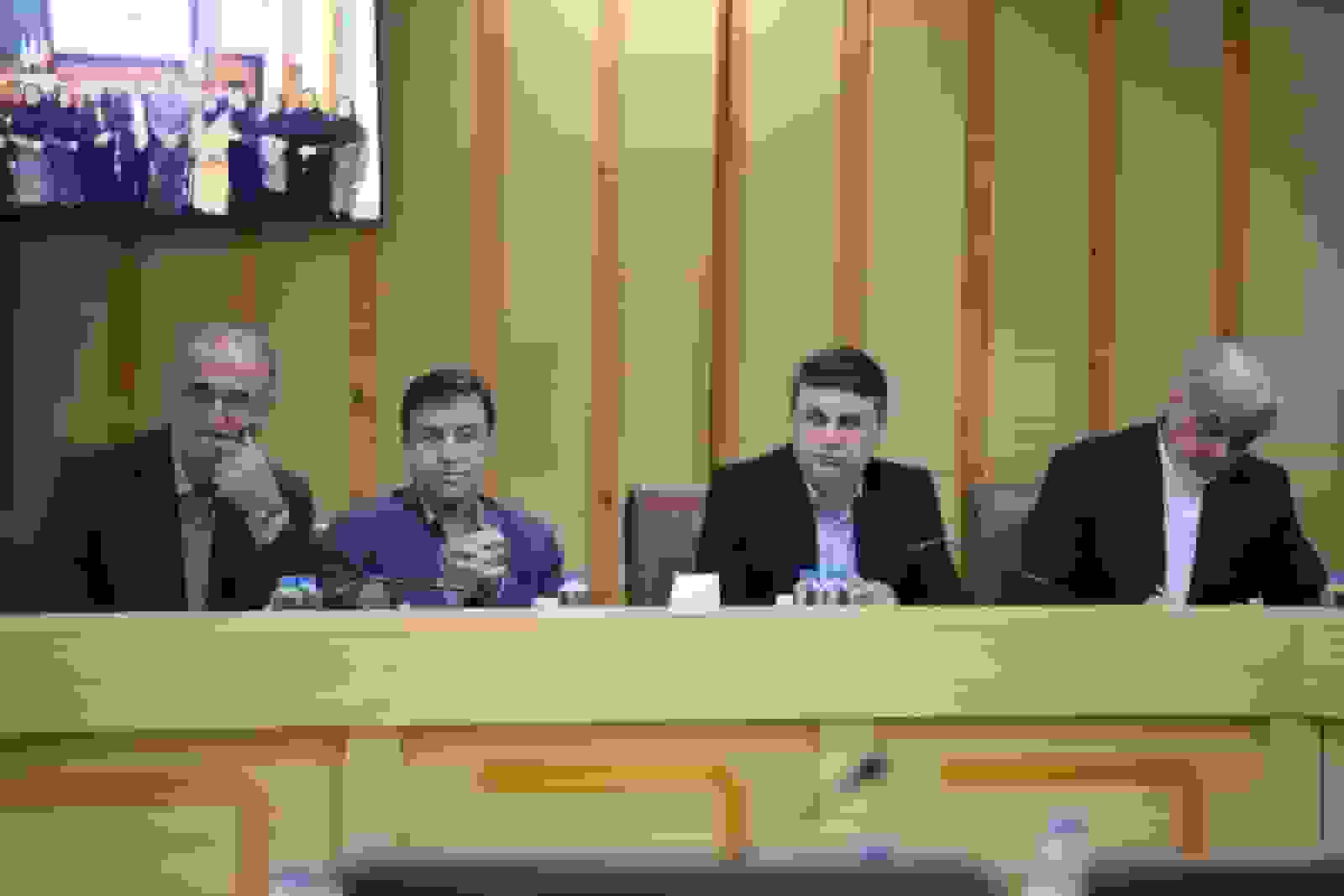 جوانی جمعیت مستلزم پشتیبانی مالی، بیمه‌ای و درمانی مؤثر از خانواده‌هاست