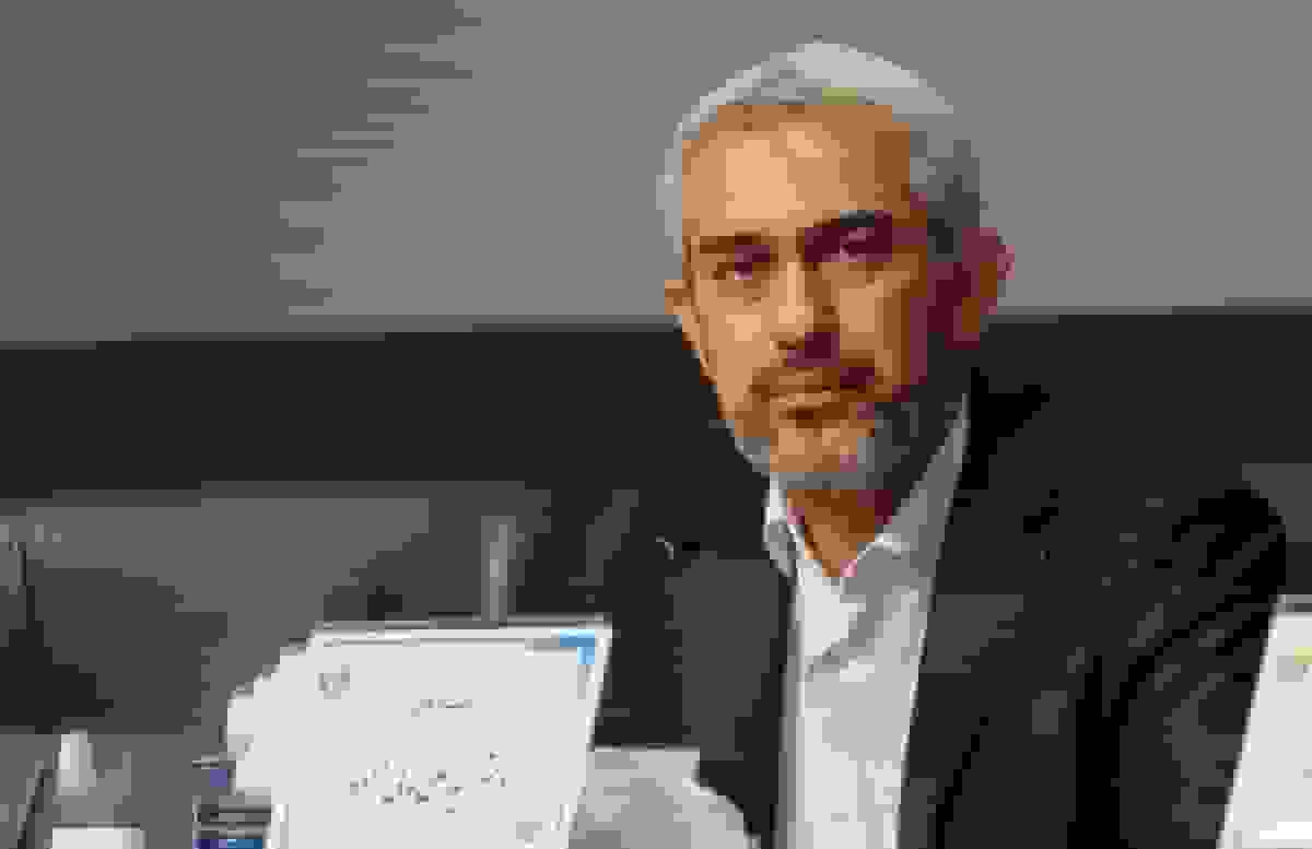 وزیر اقتصاد: بانک مستقل مناطق آزاد تأسیس می‌شود