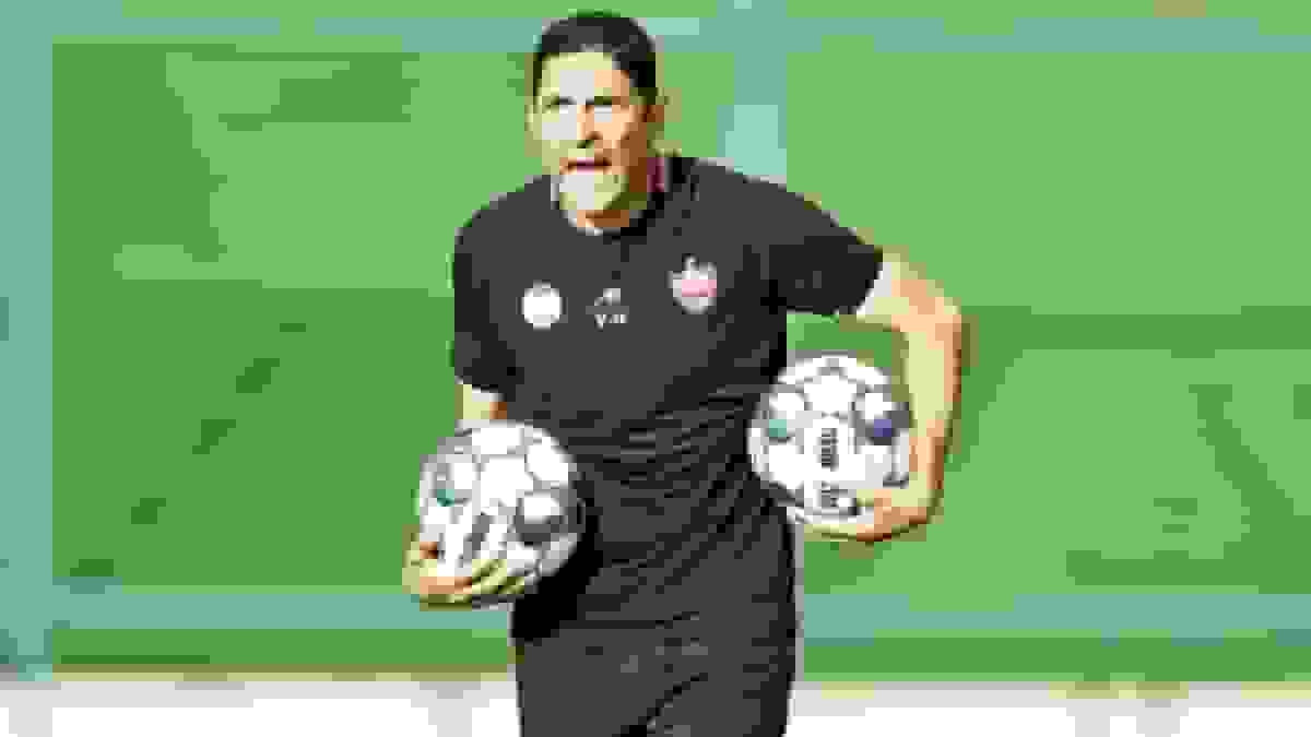 هاشمیان مناسب فوتبال فعلی نیست