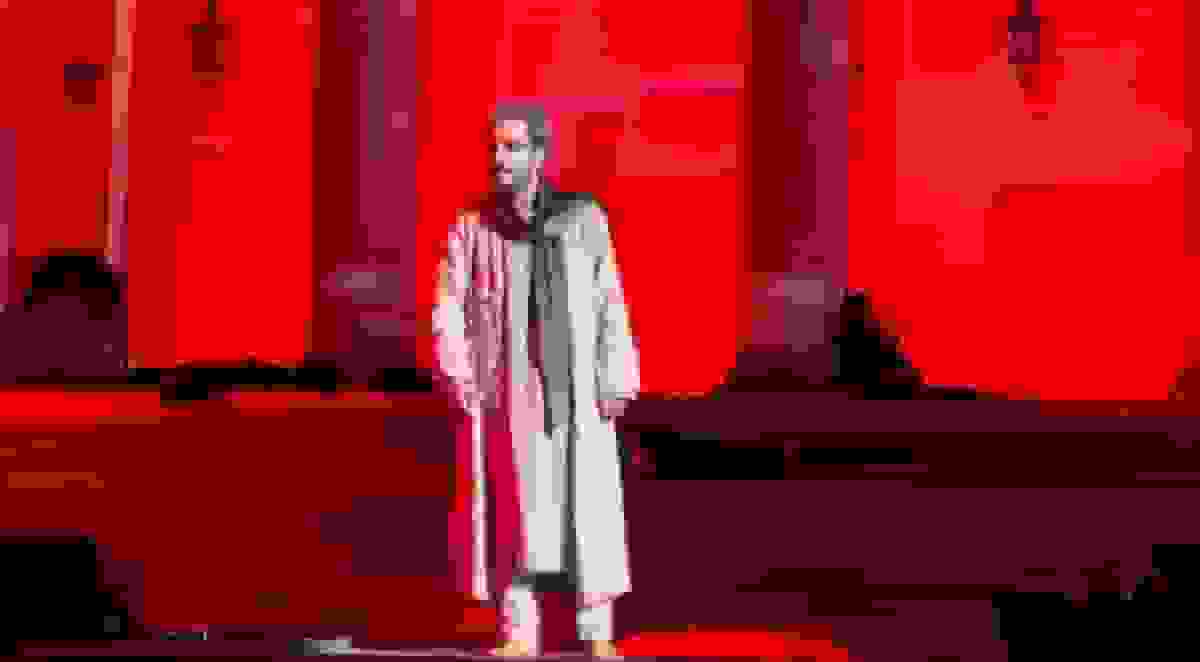 نوید محمدزاده از اجرای «سی‌صد» در استرالیا و اروپا انصراف داد