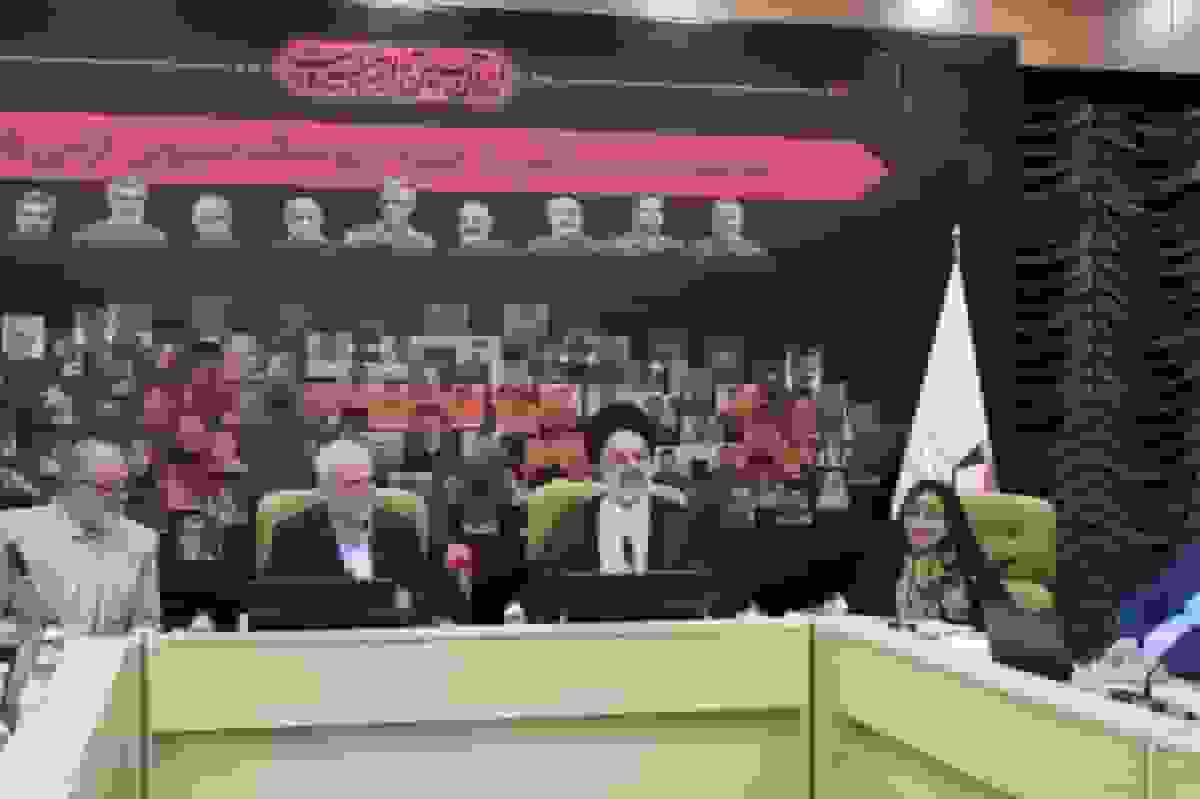 مدیران از حضرت زینب (س) درس مدیریت فرصتها را یاد بگیرند