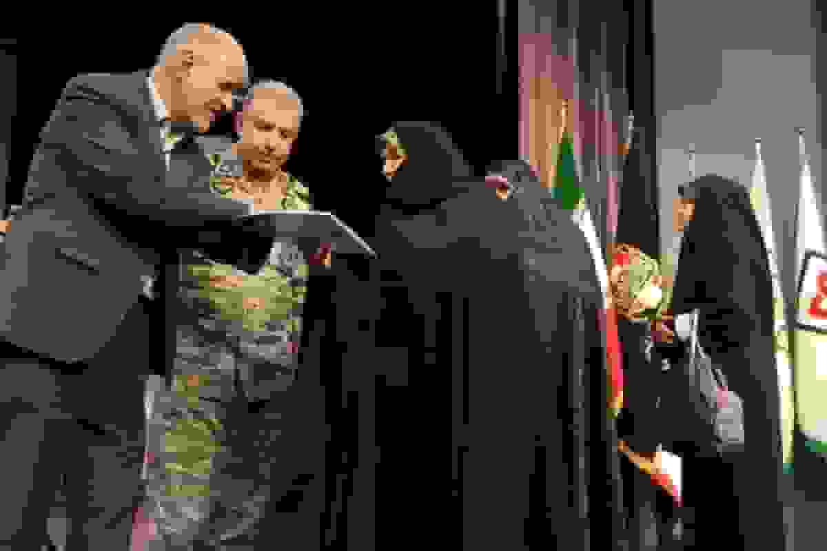 همسران جانبازان بصیر در هجدهمین شب خاطره موزه ملی انقلاب اسلامی و دفاع مقدس