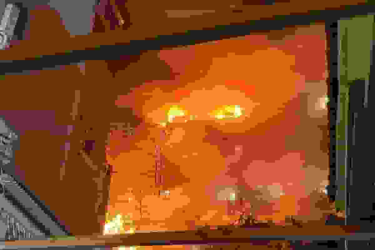 اختلالات برقی مرموز در بنی‌باراک؛ شعله‌هایی که خاموش نمی‌شوند