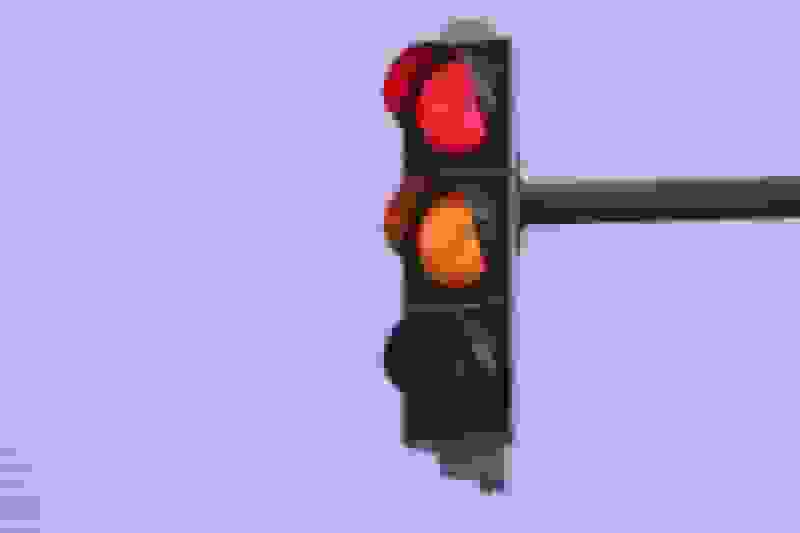 توضیحات چمران درباره خاموش شدن چراغ‌های راهنمایی در زمان قطع برق