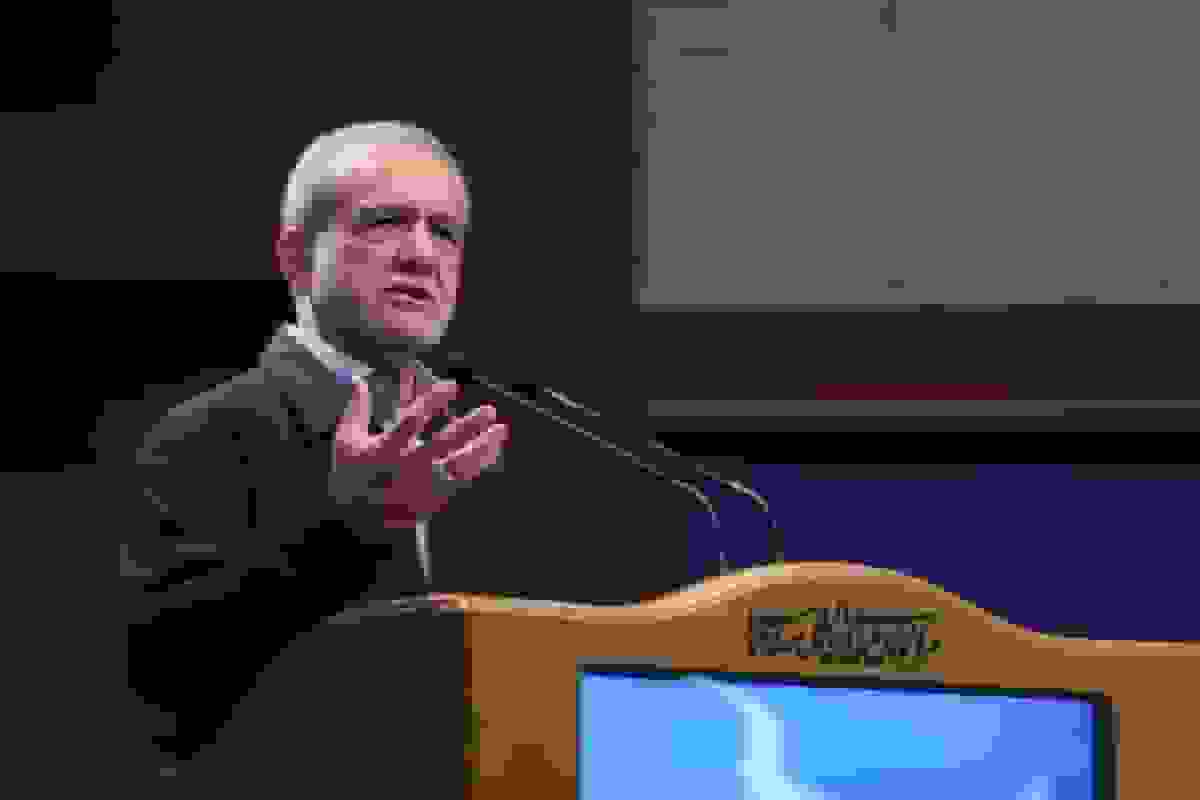 پزشکیان: پرستاران خط مقدم مبارزه با بیماری‌ها و حفظ سلامت جامعه هستند