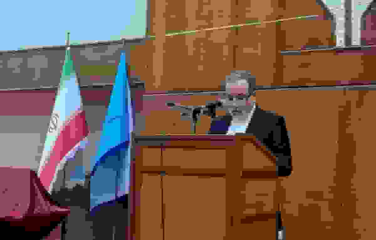 عراقچی: با دشمن متجاوز مذاکره نمی‌کنیم