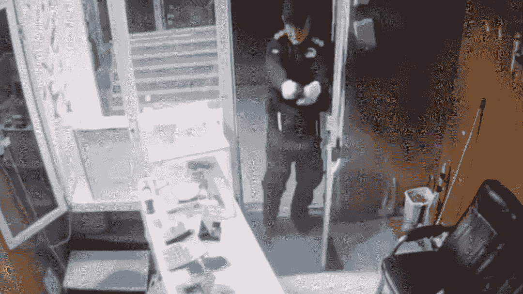 فیلم سرقت طلافروشی قدیمی و دستگیری سارق مربوط به شهریور ماه است