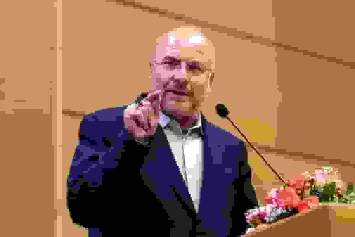 قالیباف: ترامپ و مستکبران جهانی همزمان با صحبت از صلح در مسیر بمباران تأسیسات هسته‌ای ایران بودند