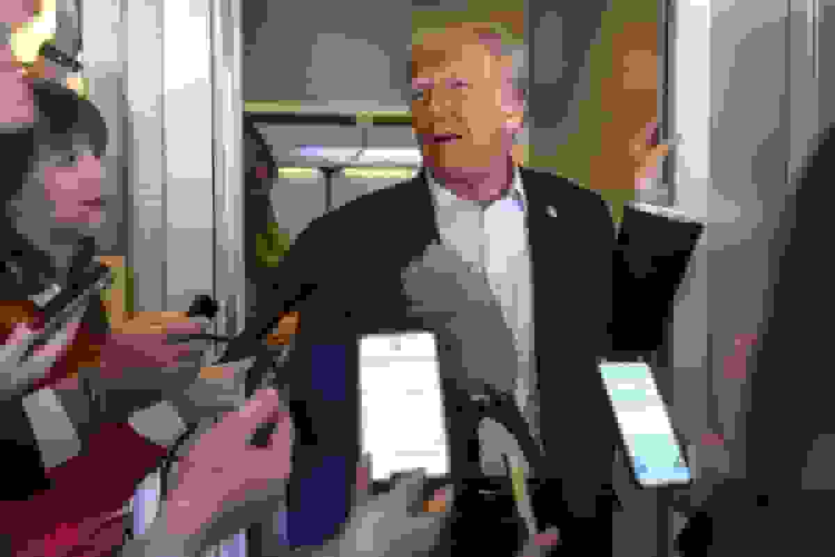 ترامپ: با فروش سلاح پول درمی‌آوریم و خواهان آزمایش سلاح هسته‌ای هستیم