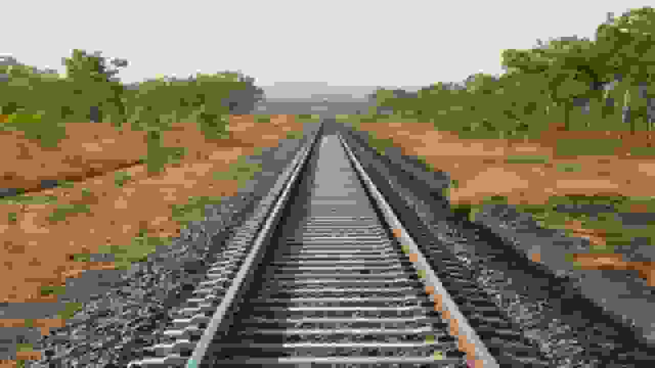 پیشرفت ۲۵ درصدی راه‌آهن شلمچه-بصره در بخش ایرانی