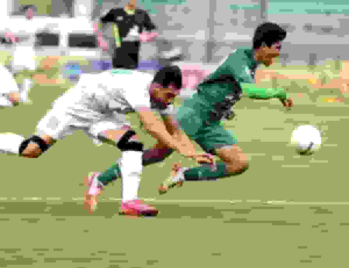 گزارش زنده بازی ذوب آهن مقابل ملوان در لیگ برتر