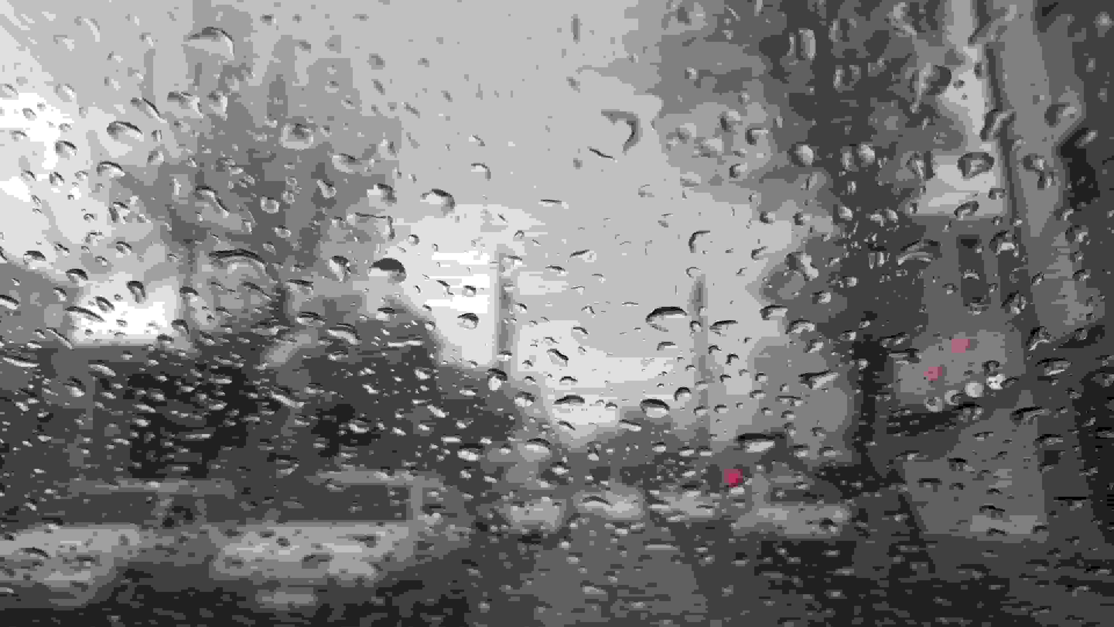 اولین بارش باران پاییزی در شهرکرد