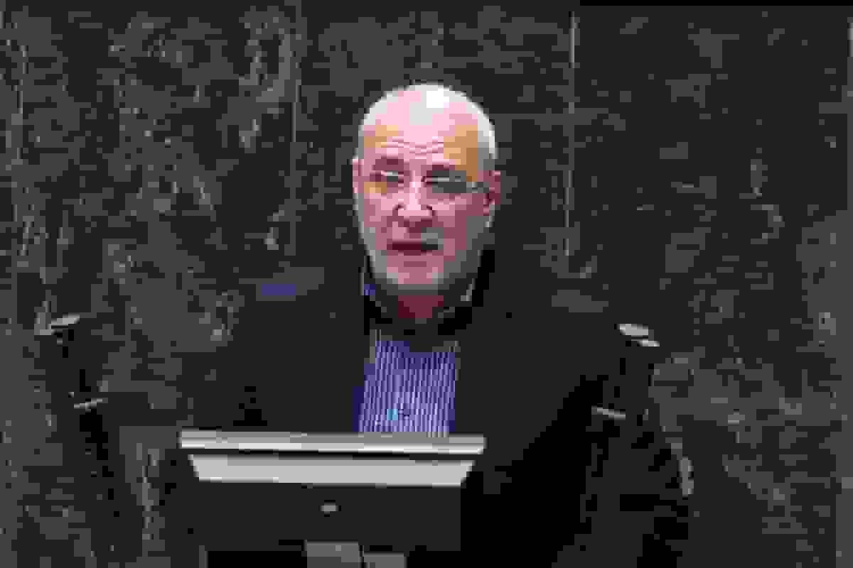 حاجی‌دلیگانی: قطع سهمیه بنزین خودرو‌های جدید خلاف قانون اساسی و تبعیض است