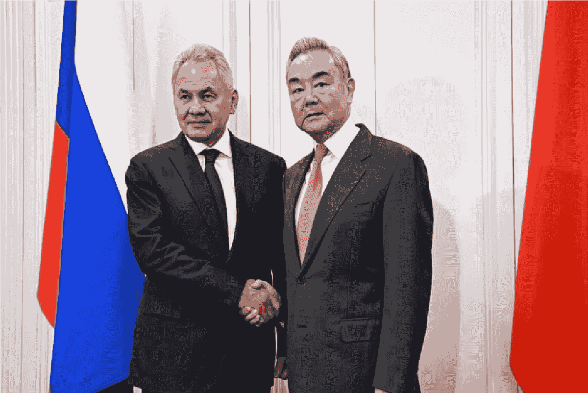 دیدار دبیر شورای امنیت روسیه با وزیر خارجه چین