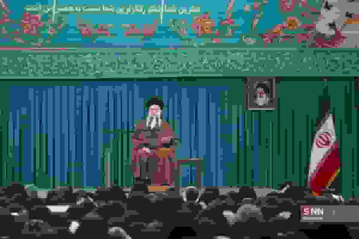 رهبر انقلاب: ۱۰ عنوان درجه یک قرآنی برای مرد و زن یکسان است