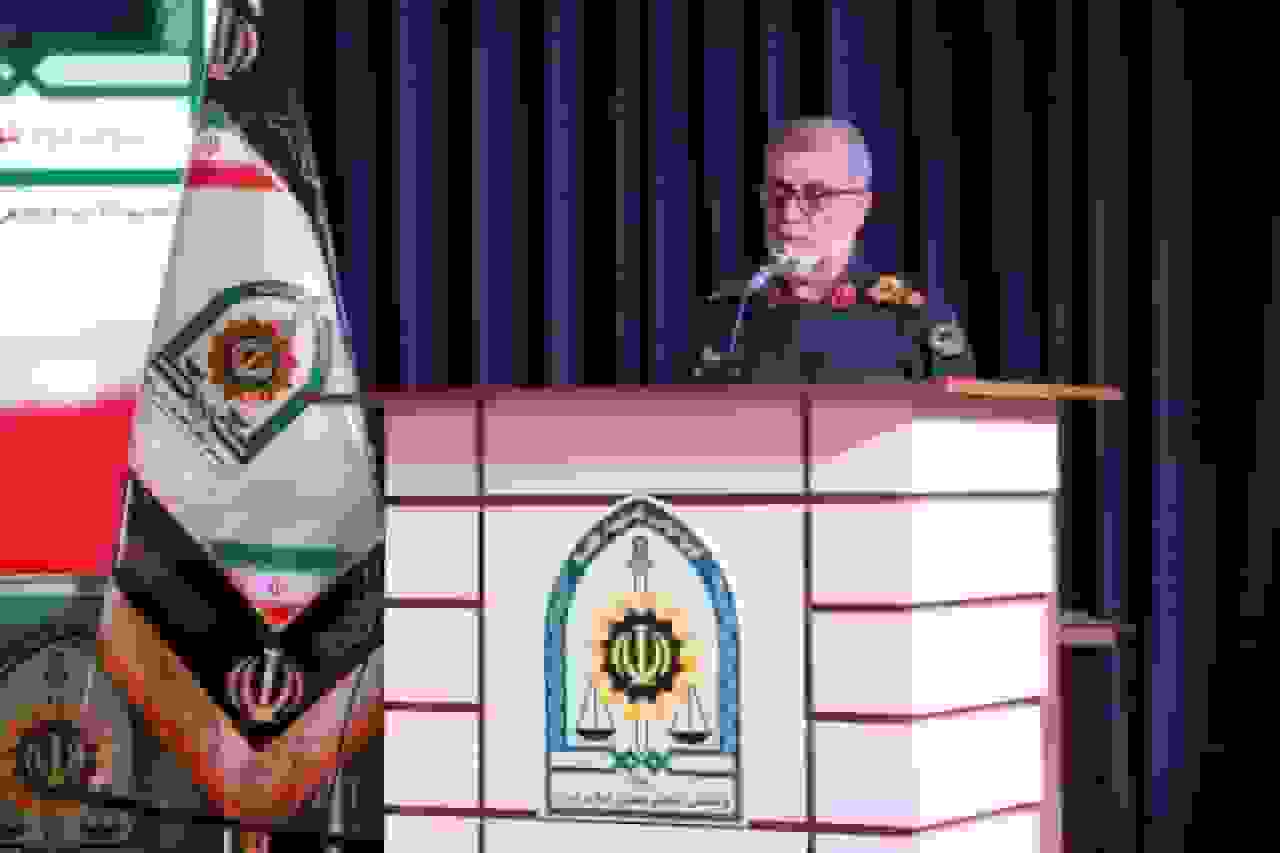 شهدا حفظ انقلاب را از ما مطالبه می‌کنند