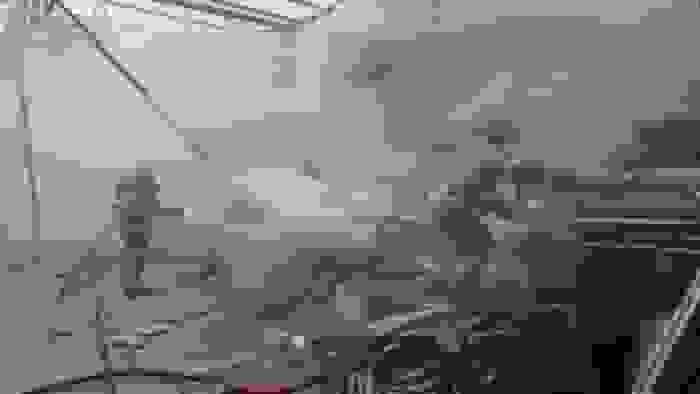 آتش‌سوزی گسترده در انبار کالاهای خانگی قشم با خسارت دو میلیارد تومانی