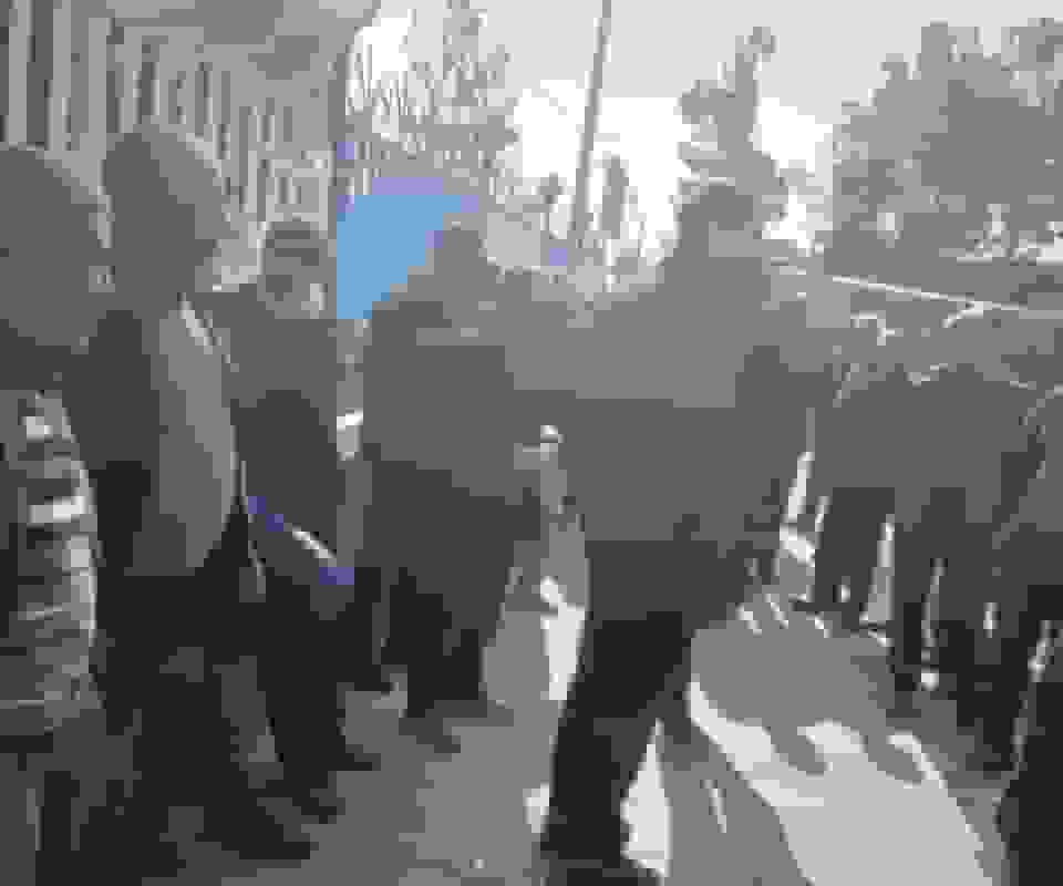 تجمع اعتراضی اهالی روستای رویین اسفراین در مقابل بخشداری