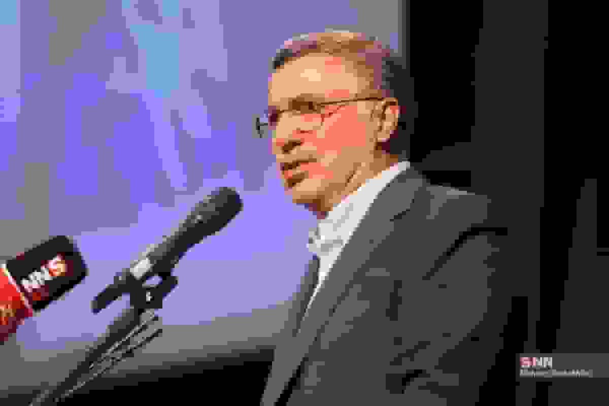 مخالفت وزیر بهداشت با بازگشت دانشجویان پزشکی از خارج به داخل