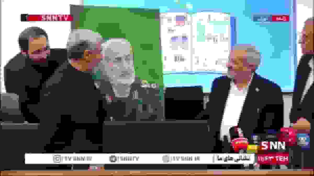 اهدای عکس شهید کاظمی به وزیر آموزش و پرورش