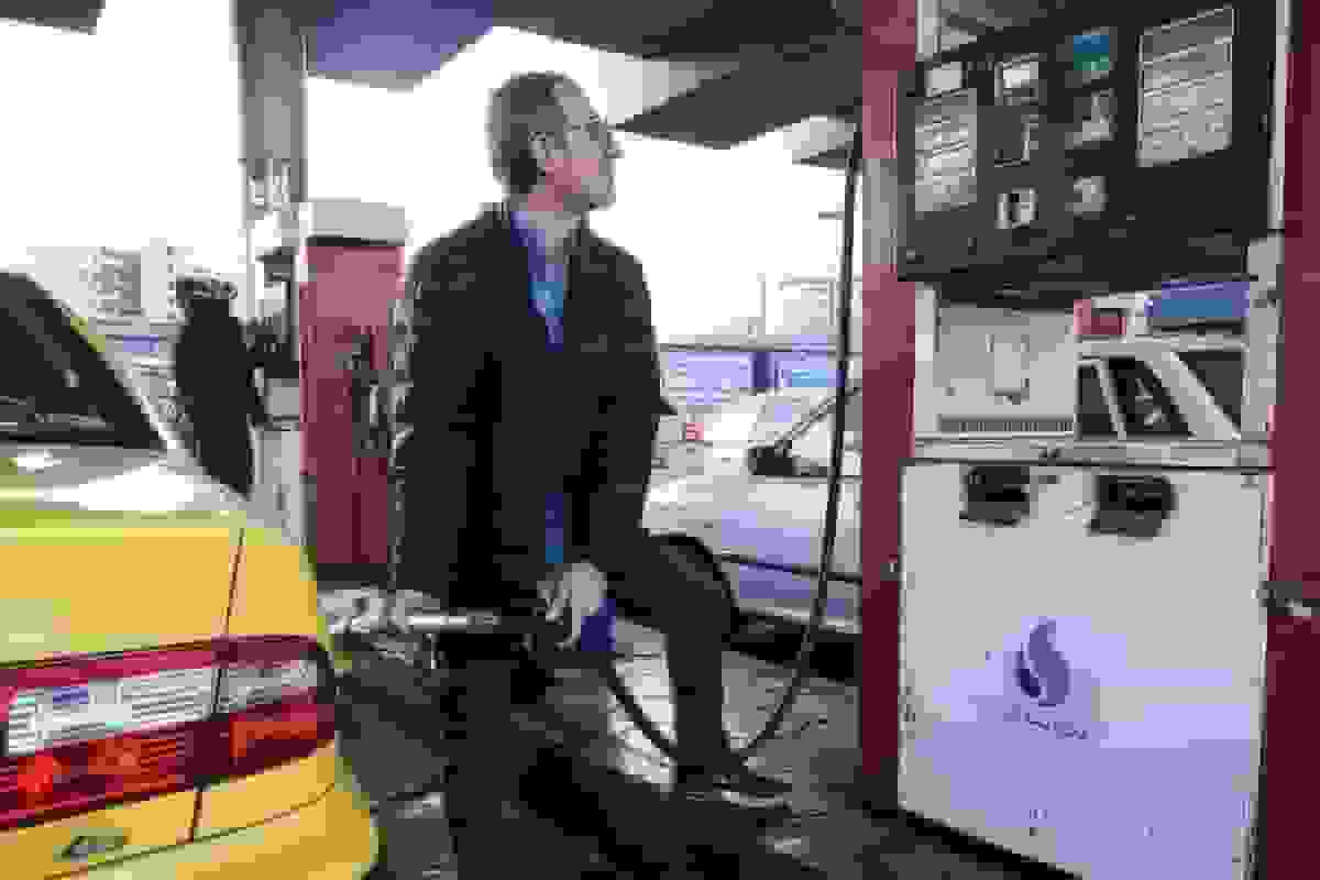 حذف سهمیه بنزین خودروهای بالای یک میلیارد تومان