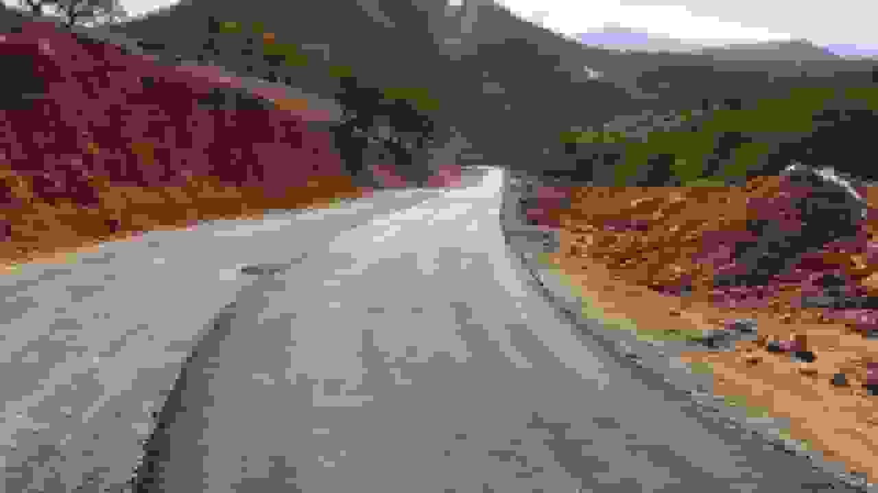 آغاز عملیات روکش آسفالت محور شلیل – لندی در بخش میانکوه اردل