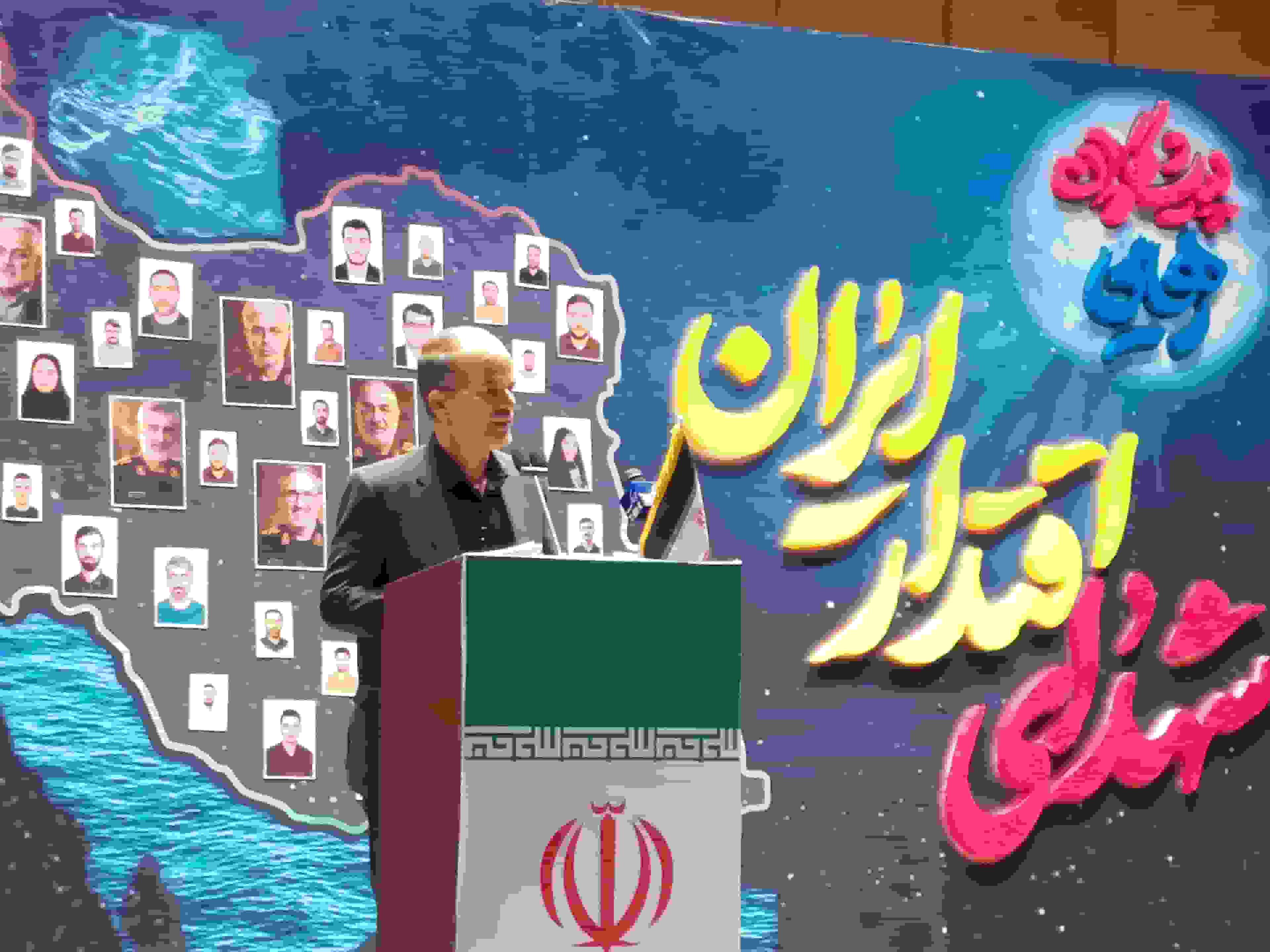 دانشجو و طلبه پیشگامان تقابل فرهنگی با دشمن هستند