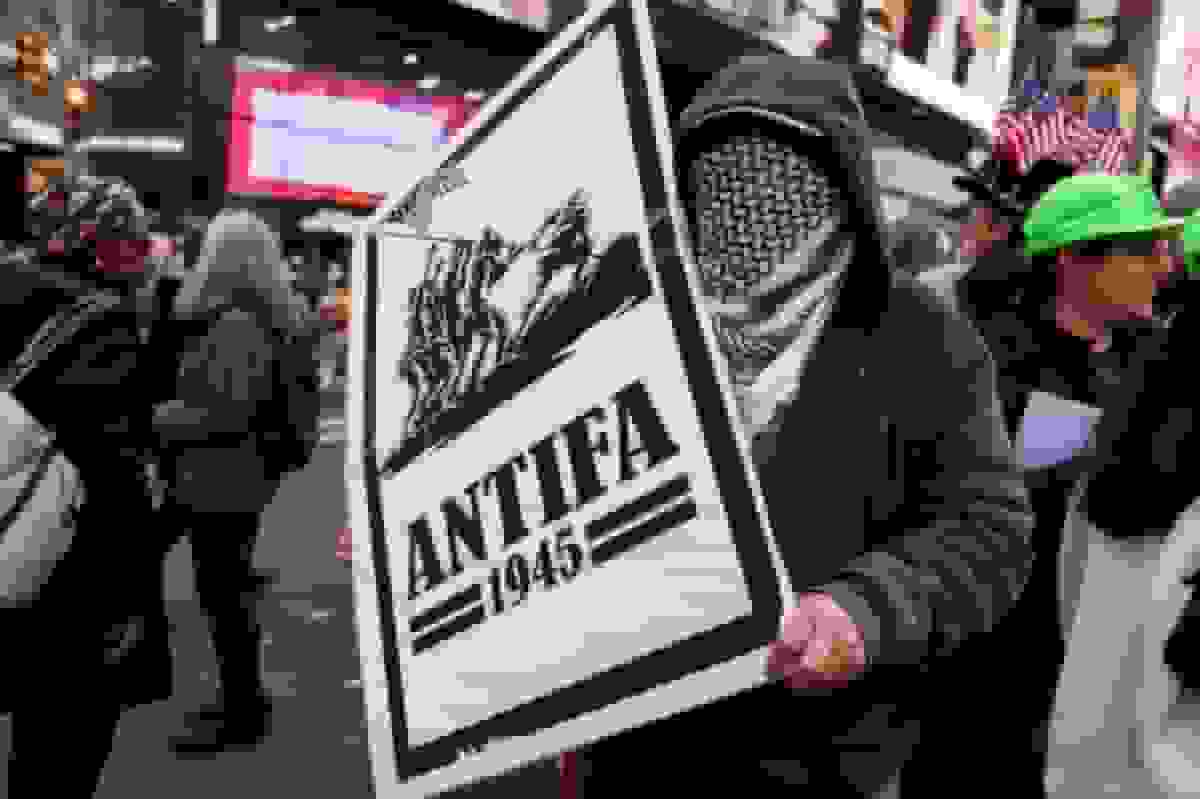 مامور اف‌بی‌آی: آنتیفا بزرگترین تهدید تروریستی داخلی آمریکا