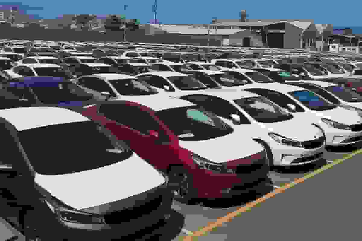 اصلاح آیین‌نامه واردات خودرو برای ایرانیان مقیم خارج تا پایان ۱۴۰۵