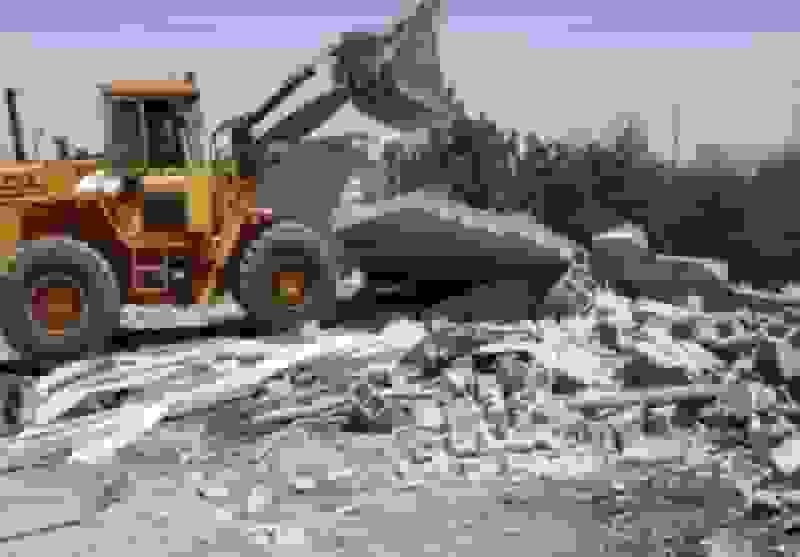 برخورد قاطع با زمین‌خواری در سمنان: ۲ بنای غیرمجاز تخریب شد