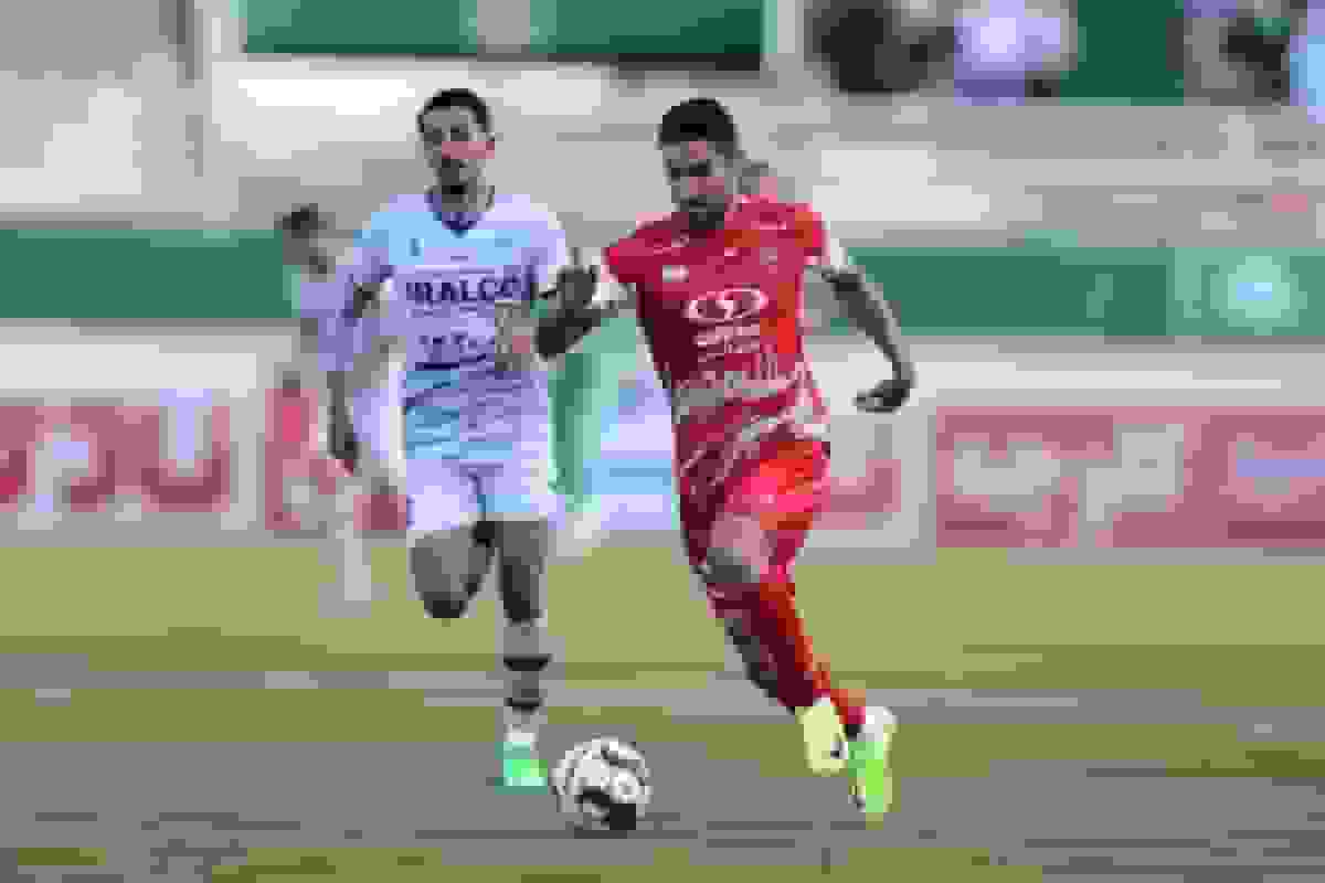 تمدید قرارداد بازیکن پرسپولیس با آلومینیوم اراک