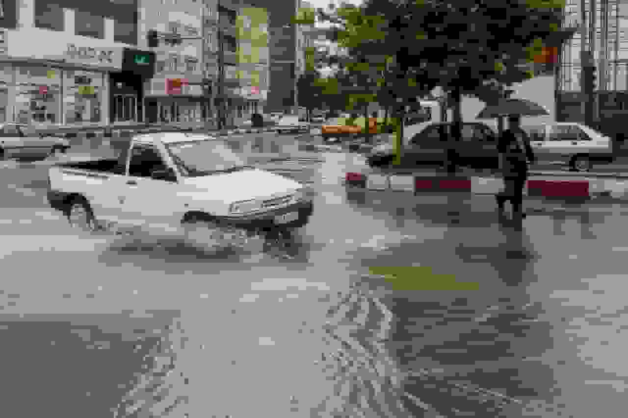 هواشناسی کرمان هشدار نارنجی و قرمز داد: احتمال سیلاب، تگرگ و کاهش دید تا جمعه